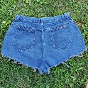 Vintage Super High Rise High Waisted Cutoff Fringed Mom Jean Shorts